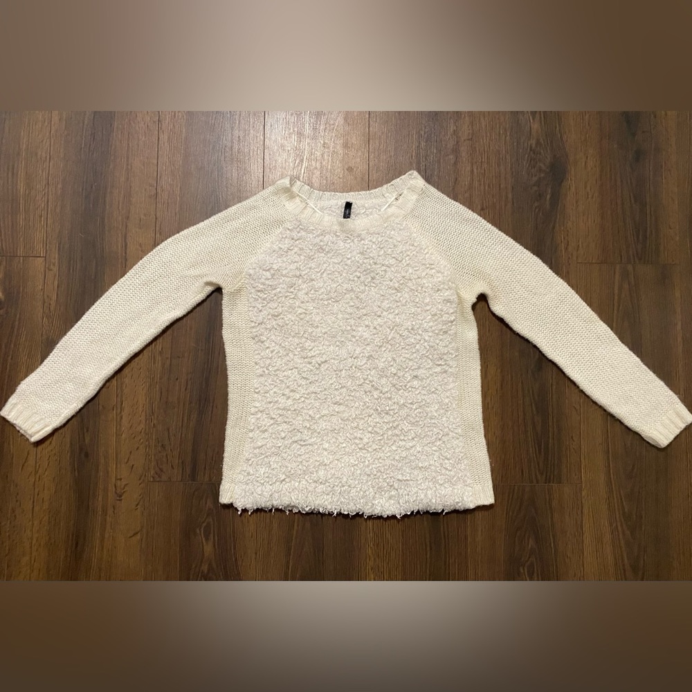 Women’s Eric + Lani Cream Fluffy Knit Pullover Sweater S - Picture 3 of 12